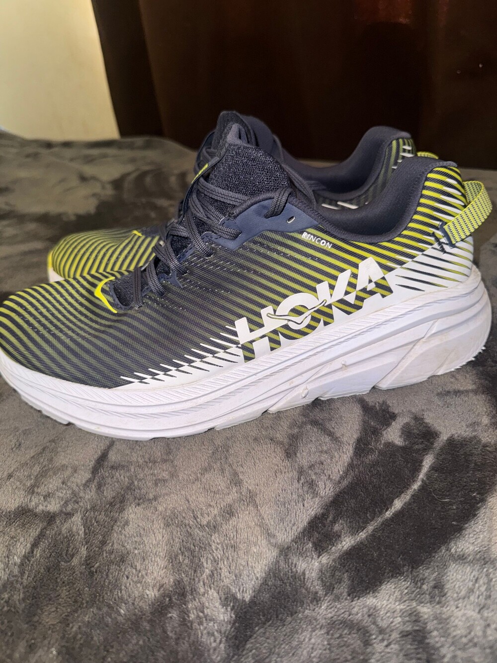 HOKA Rincon Running Shoe Size 13 Navy Yellow Lightweight